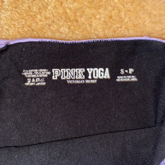 Pink yoga capris - Picture 3 of 3